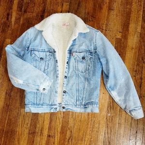 Vintage Levi's Sherpa lined distressed jean jacket size 38 small